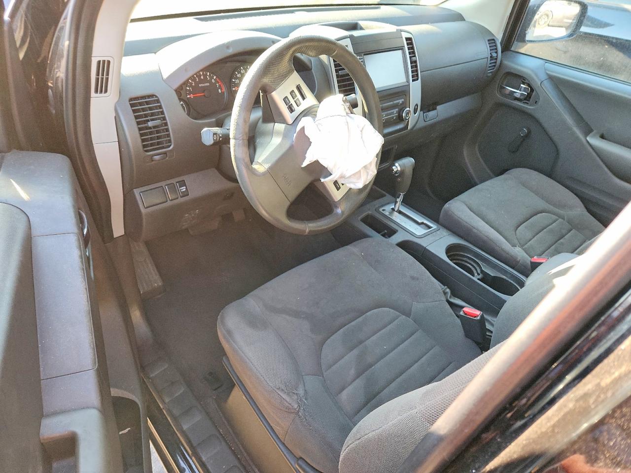 Nissan Frontier S