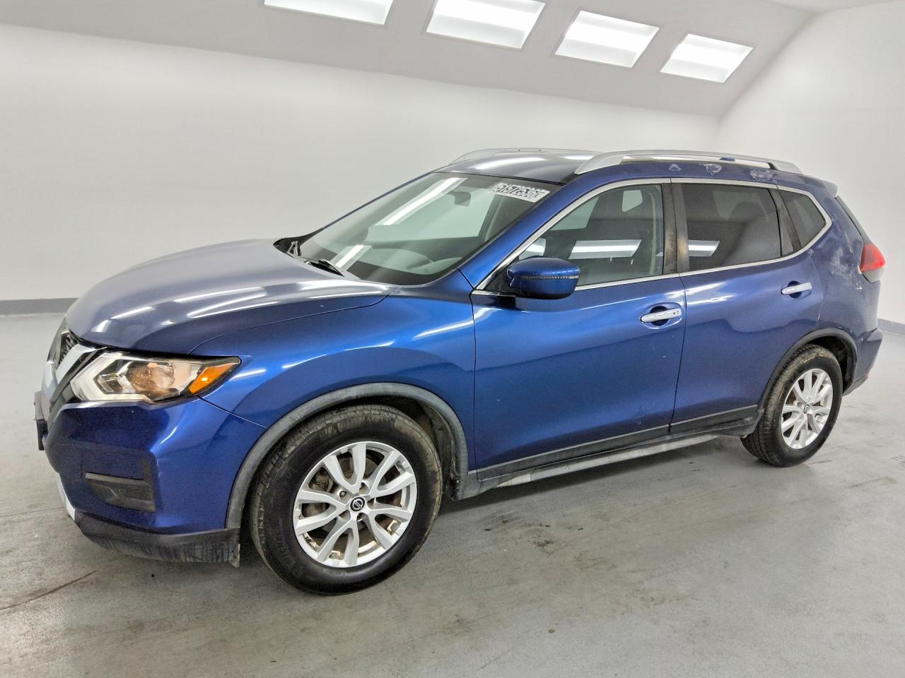 Salvage Nissan Rogue Image