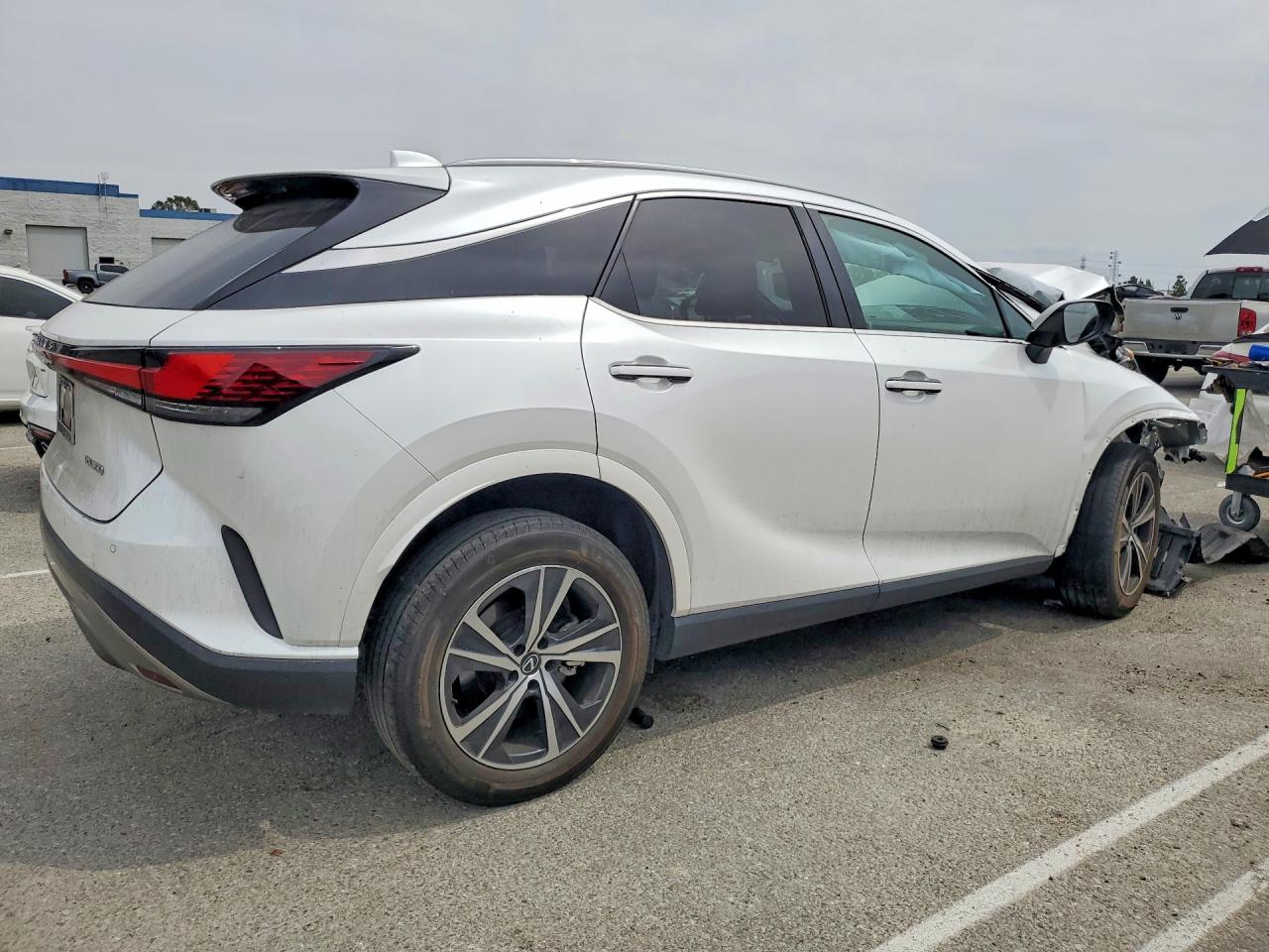 Lexus RX Base