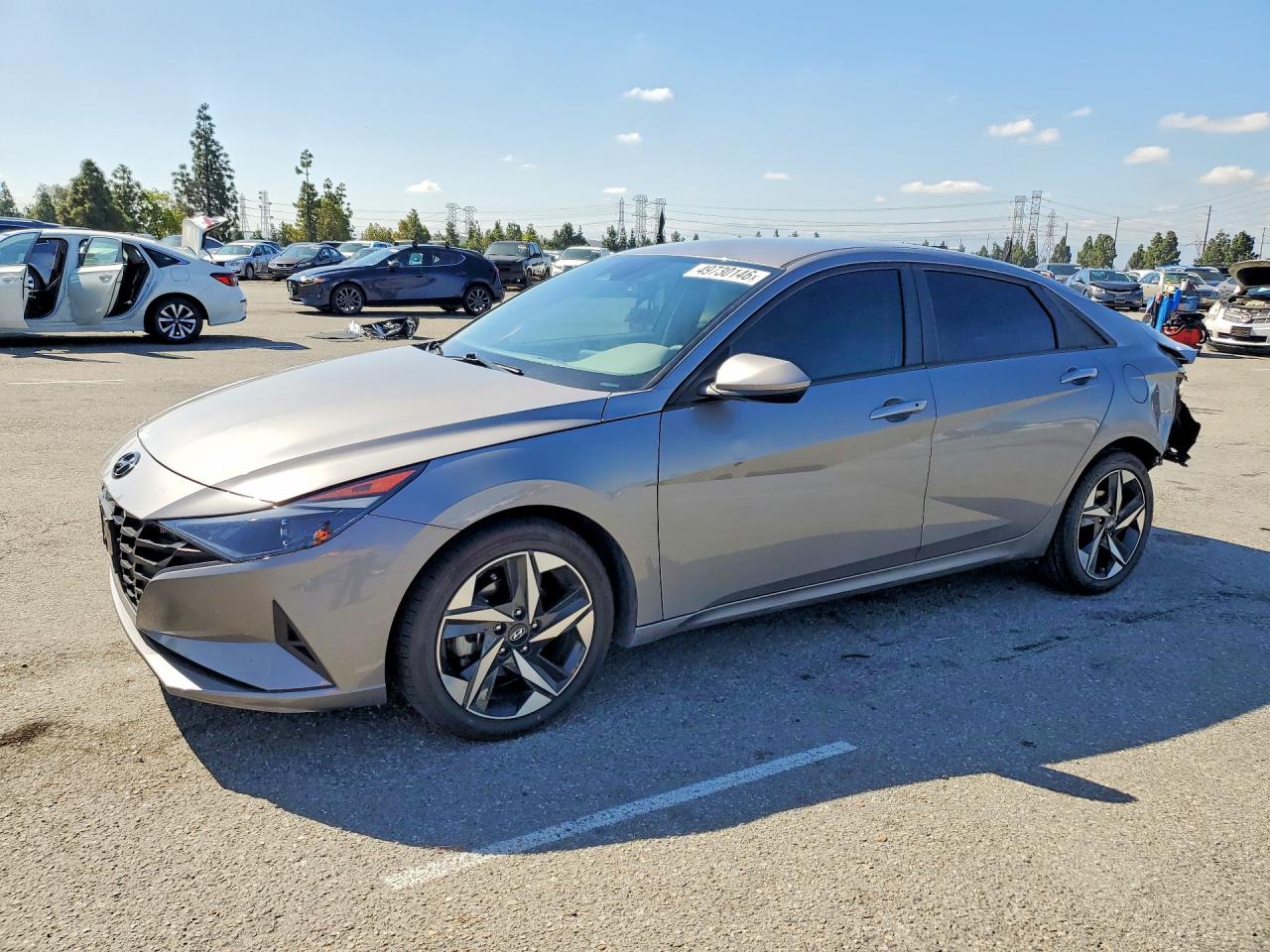 Salvage Hyundai ELANTRA Image