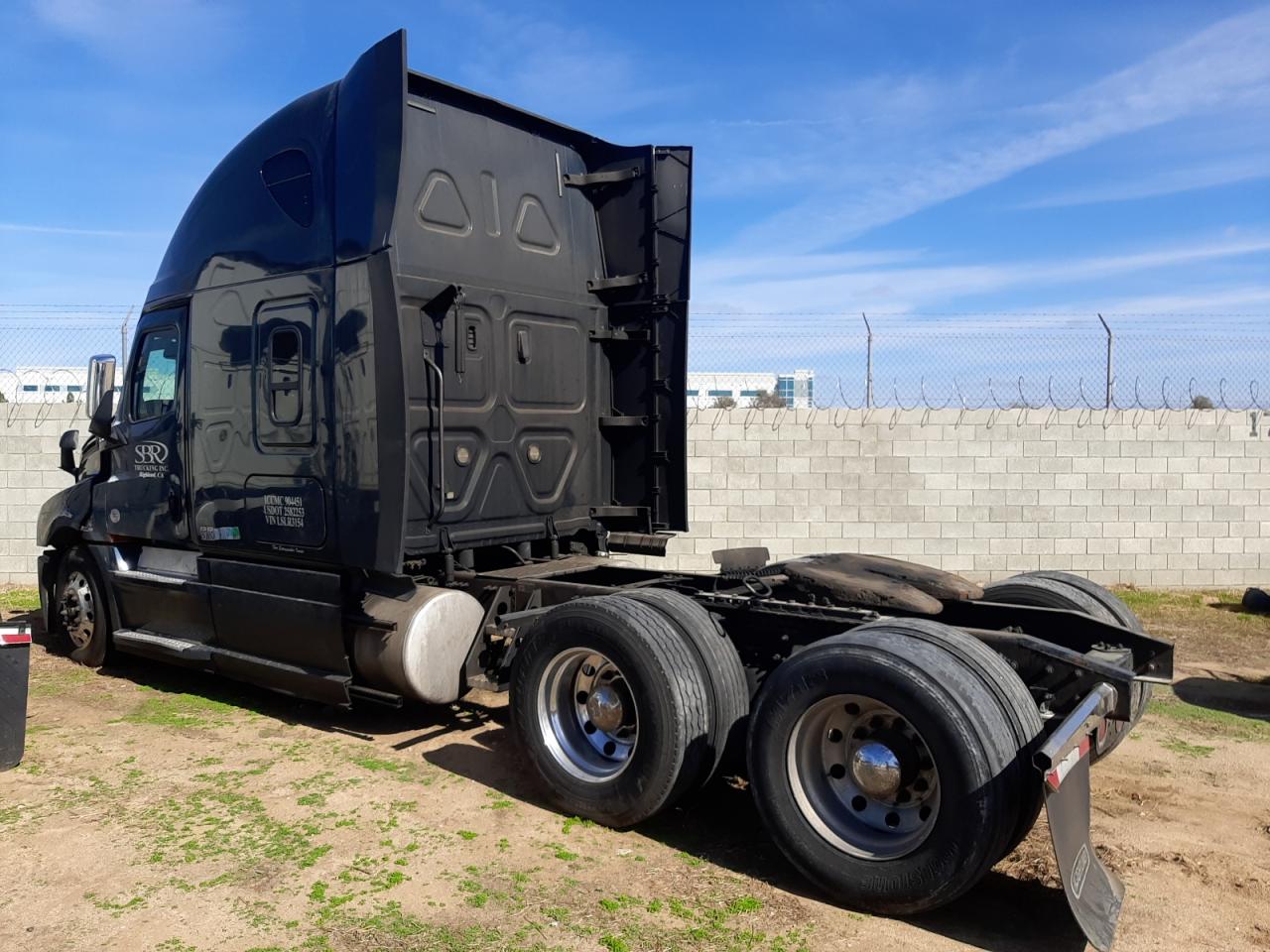 Freightliner Cascadia 126
