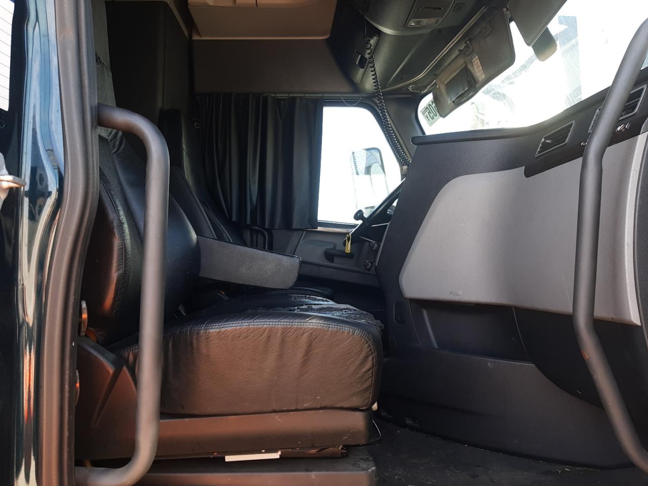 Freightliner Cascadia 126
