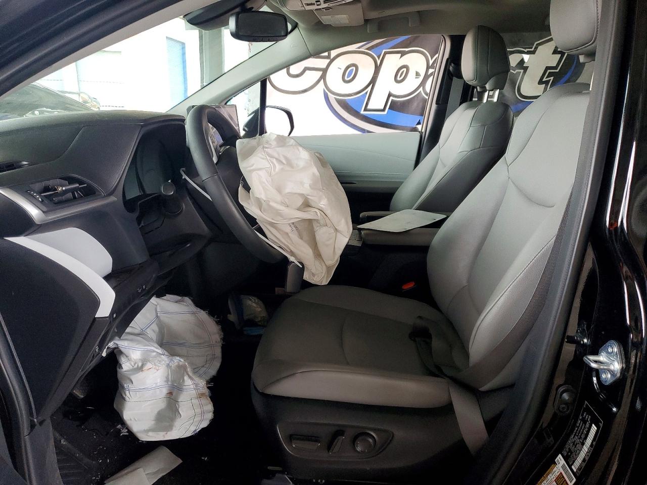 Toyota Sienna Xle 8-passenger