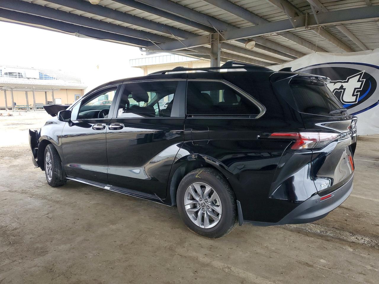 Toyota Sienna Xle 8-passenger