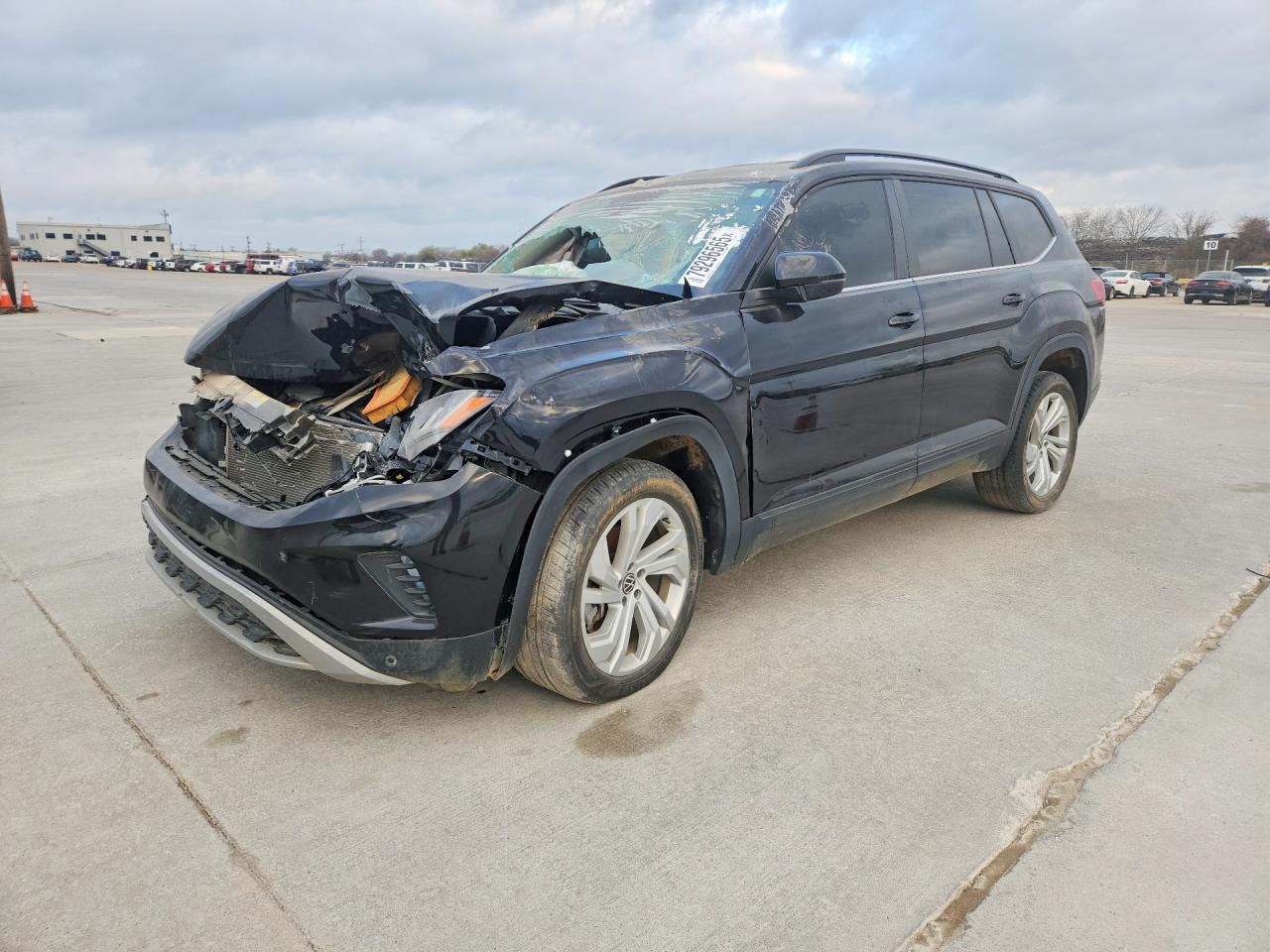 Salvage Volkswagen Atlas Image