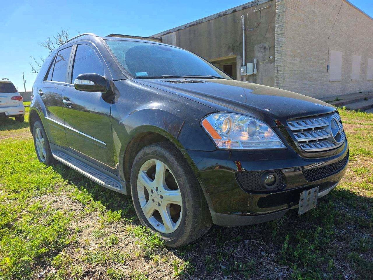 Salvage Mercedes-Benz M-Class Image