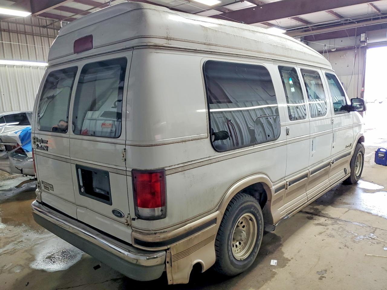 Ford Econoline E150 Van