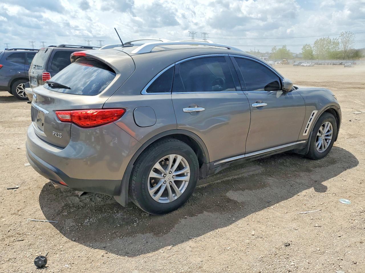 INFINITI Fx Base
