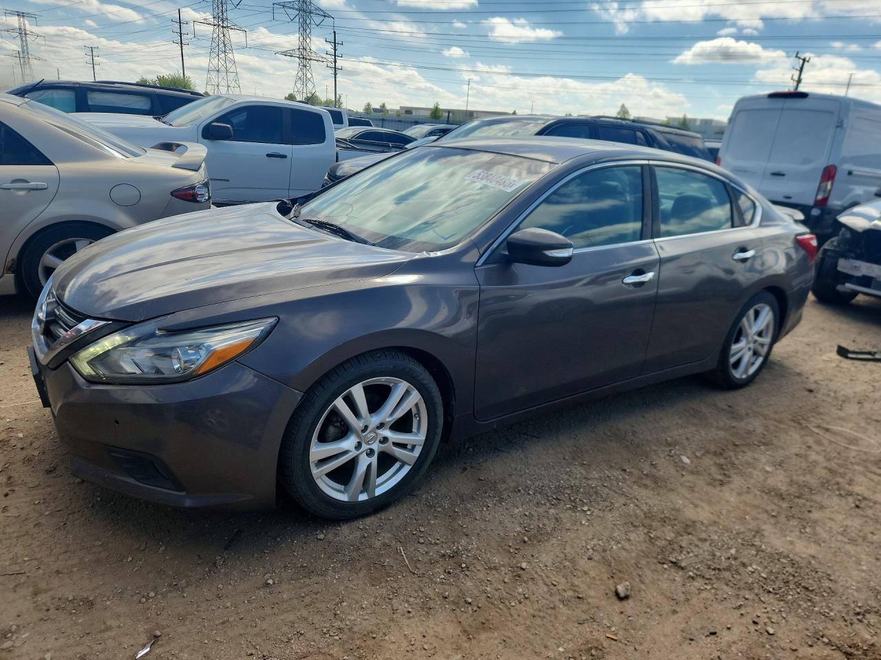 Salvage Nissan Altima Image