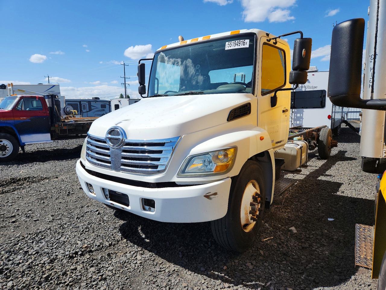 Salvage Hino Hino 338 Image