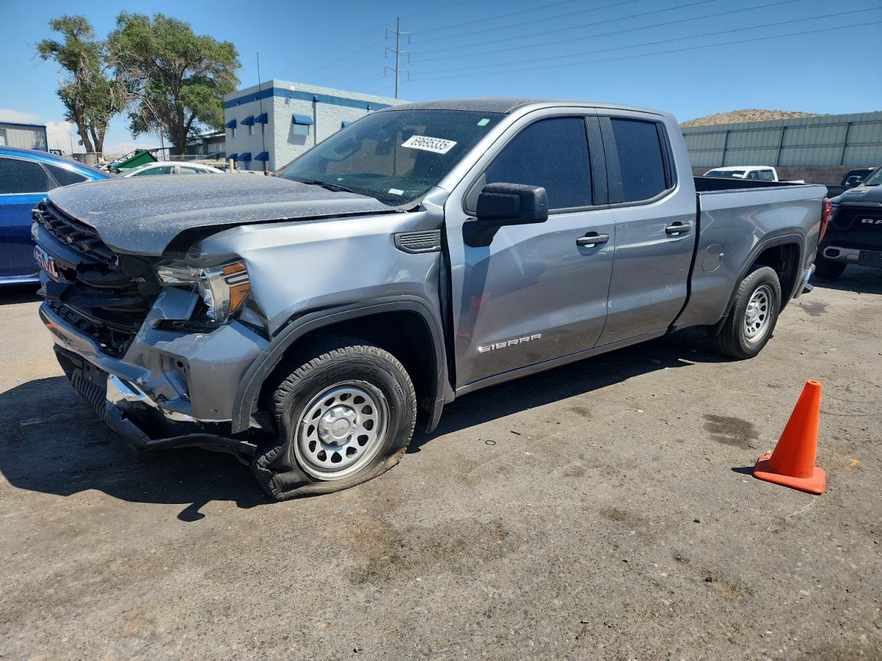 Salvage GMC Sierra Image