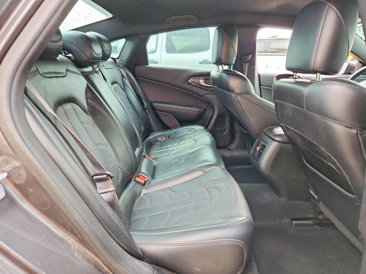 Chrysler 200 S
