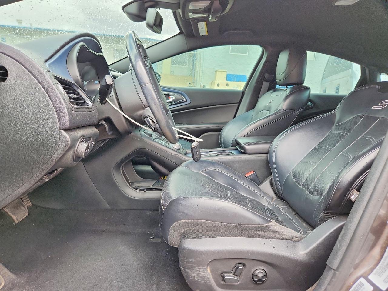Chrysler 200 S