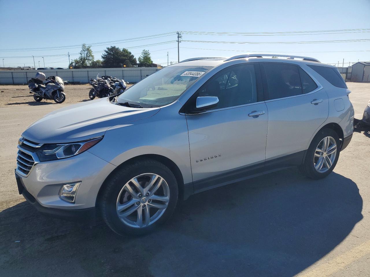 Salvage Chevrolet Equinox Image