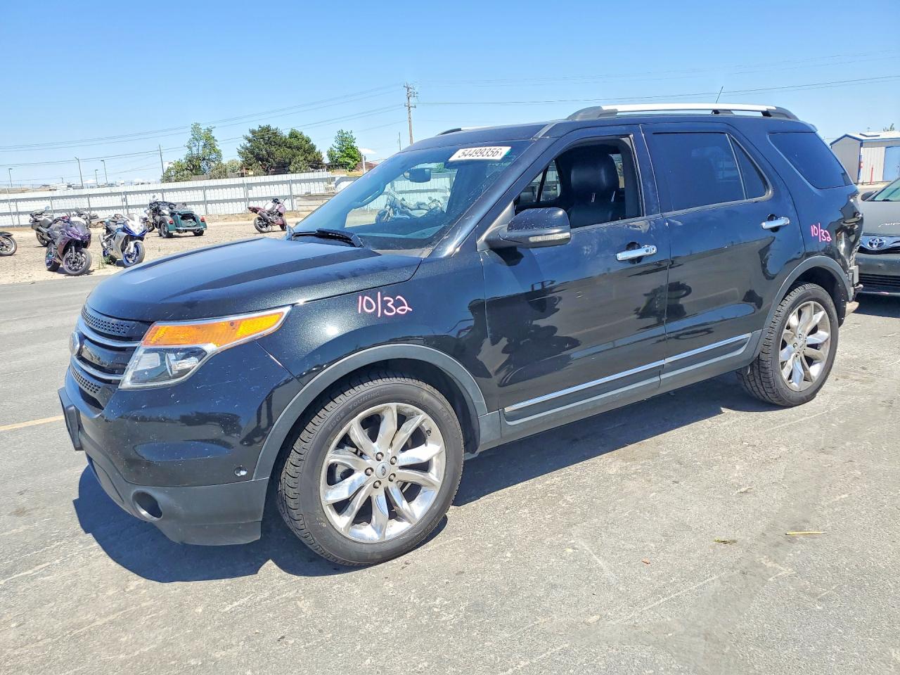 Salvage Ford Explorer Image