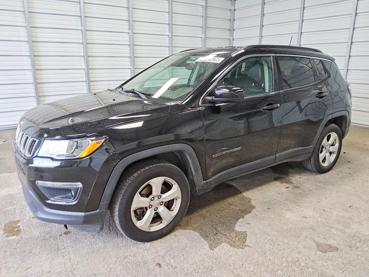 Salvage Jeep Compass Image
