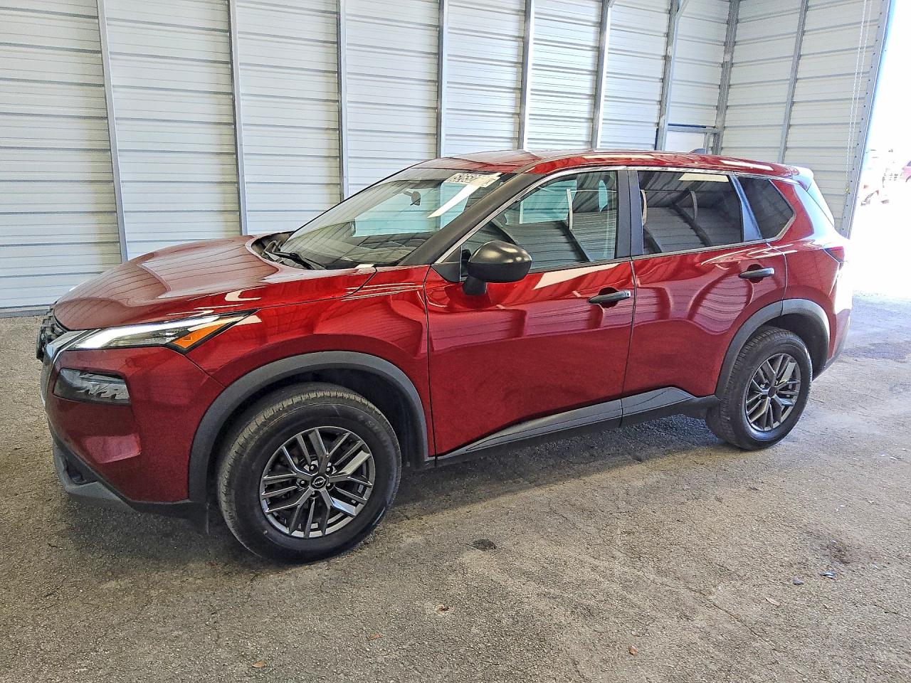 Salvage Nissan Rogue Image