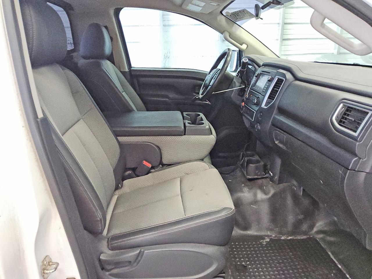 Nissan Titan S