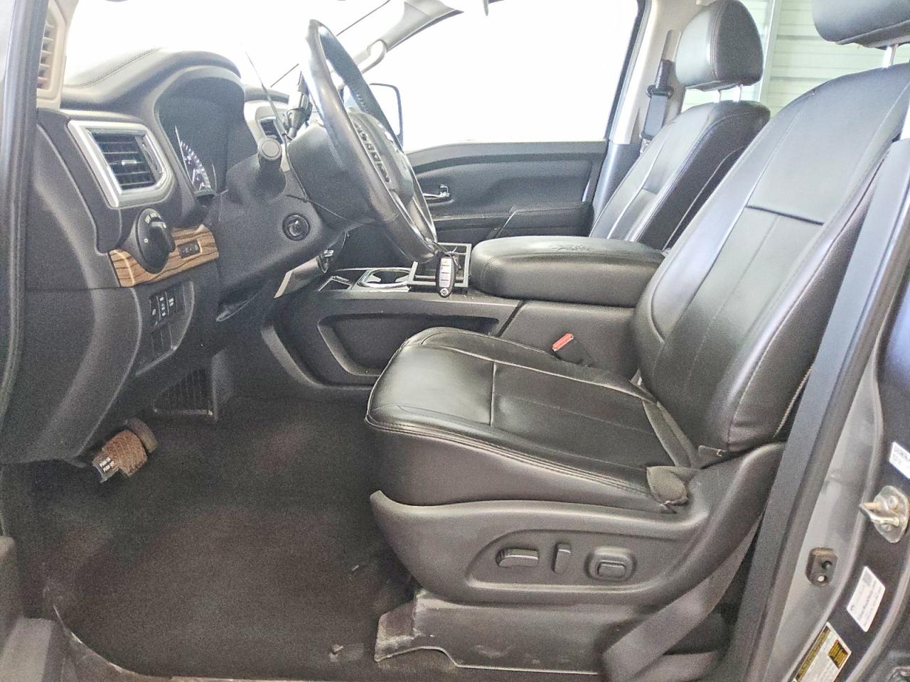 Nissan Titan Sl