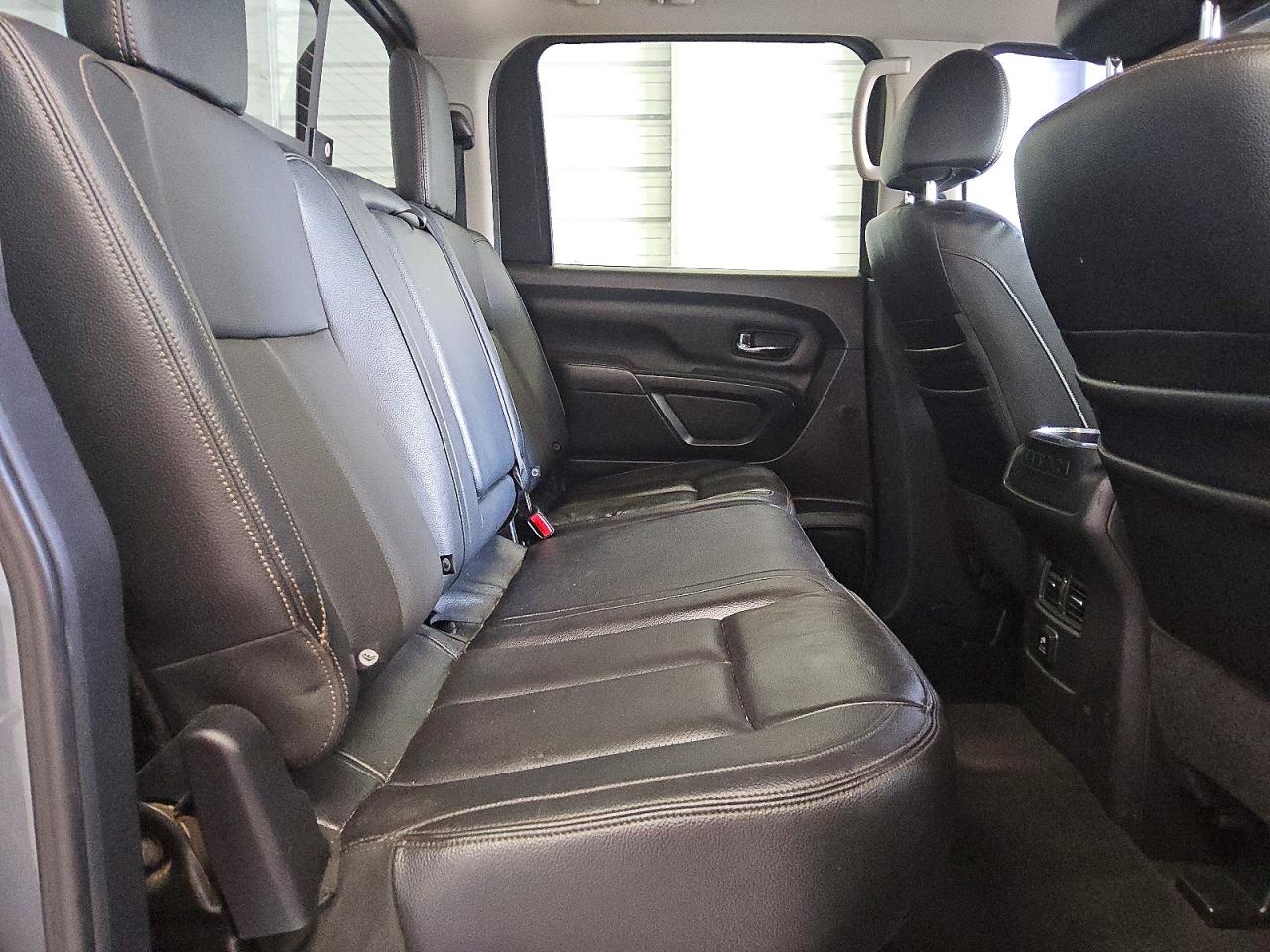 Nissan Titan Sl