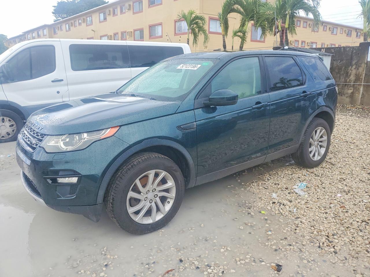 Salvage Land Rover Discovery Image