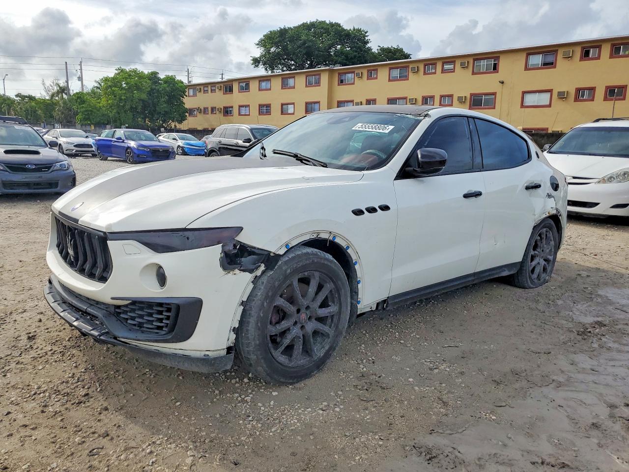 Salvage Maserati Levante Image