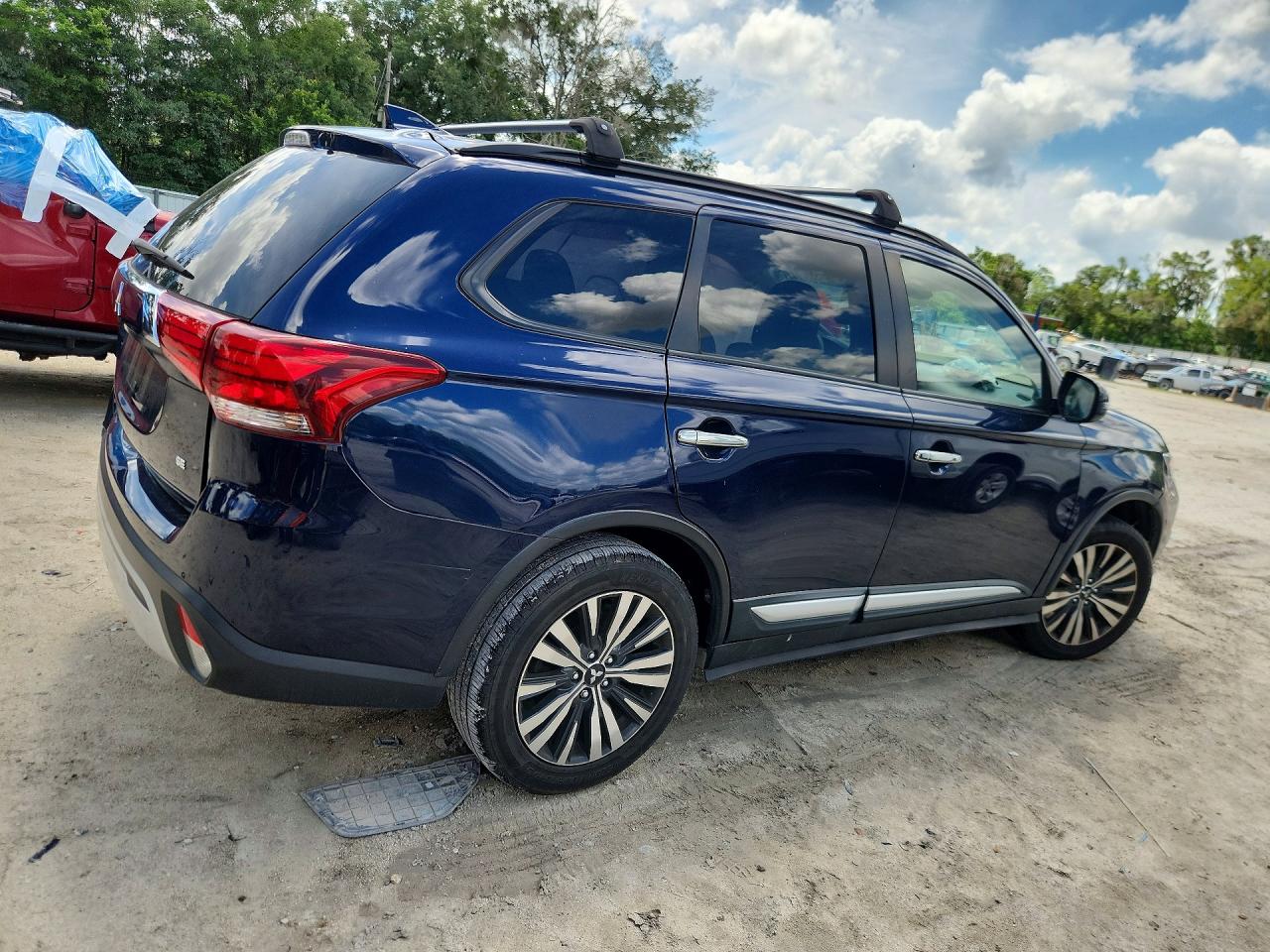 Mitsubishi Outlander Se