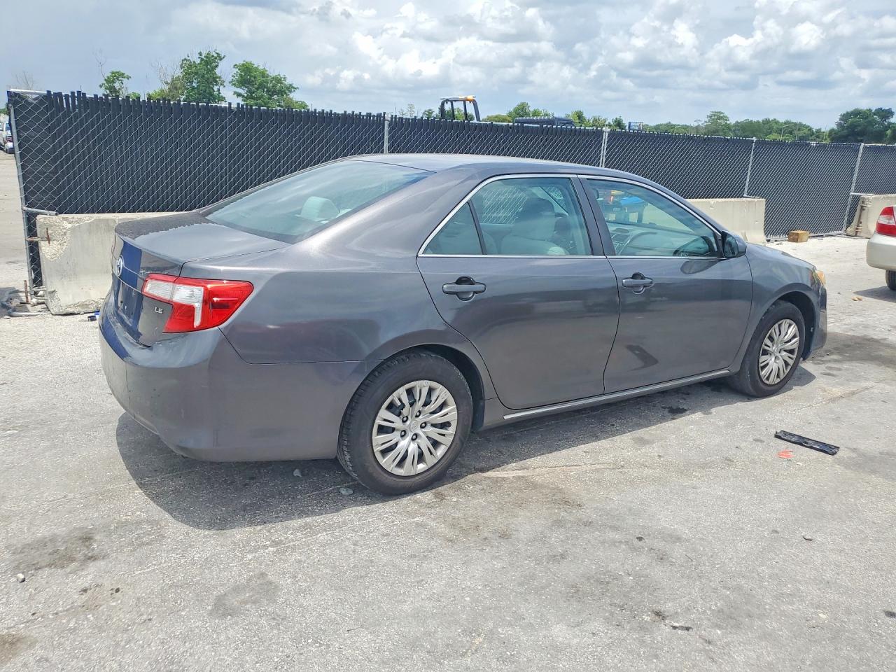 Toyota Camry Le