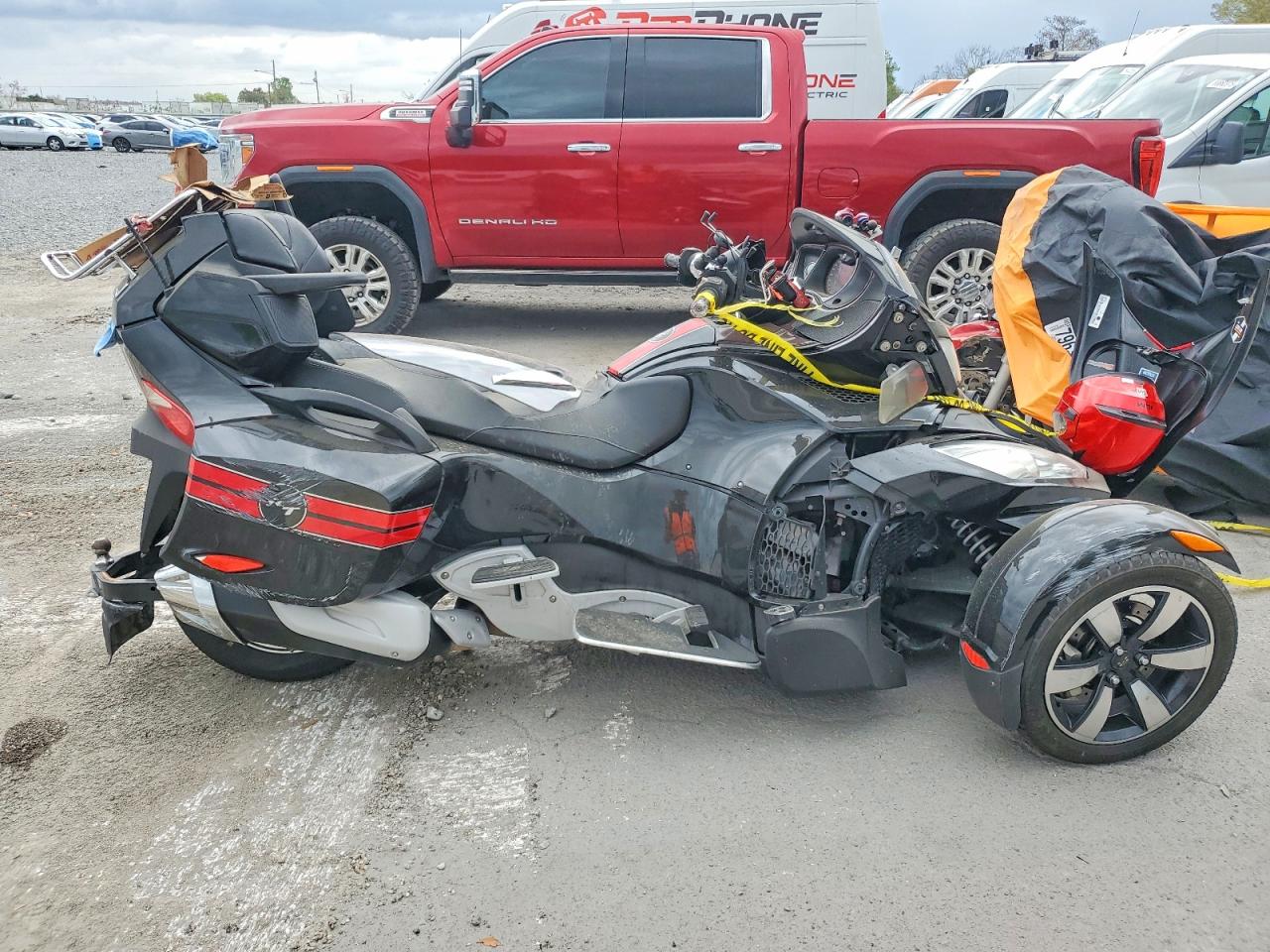Salvage Can-Am Spyder Image