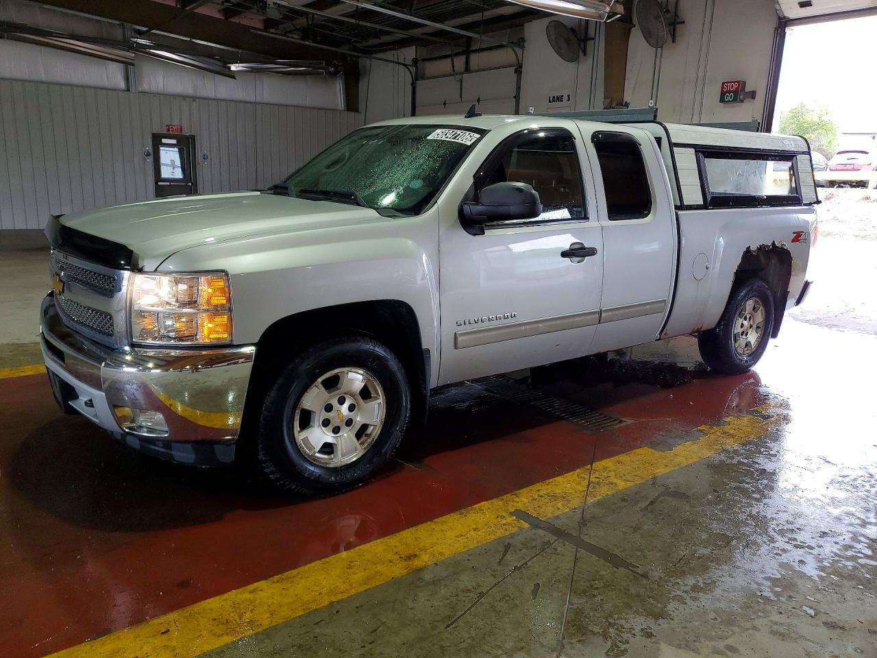 Salvage Chevrolet Silverado Image