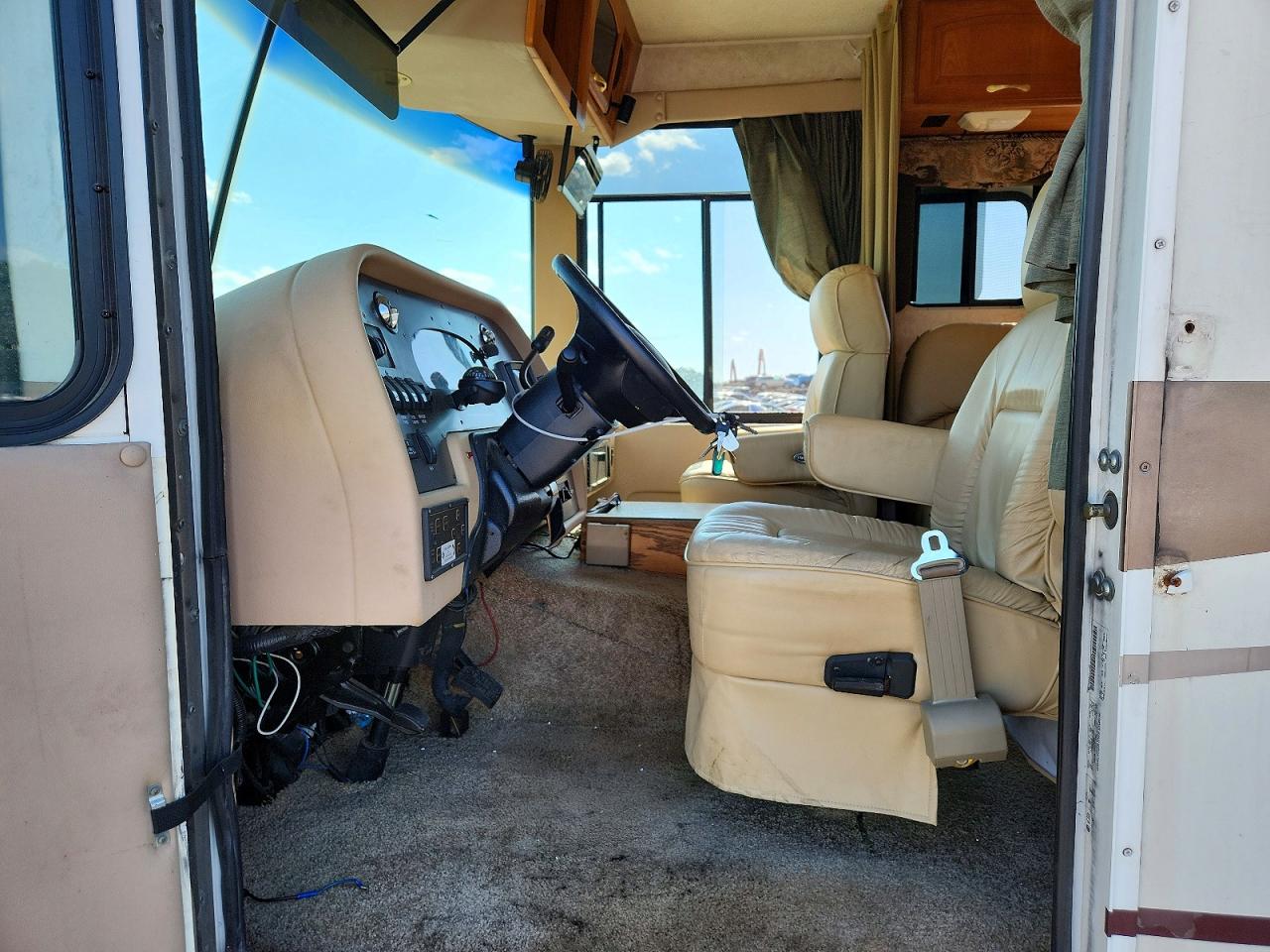 Land F-550