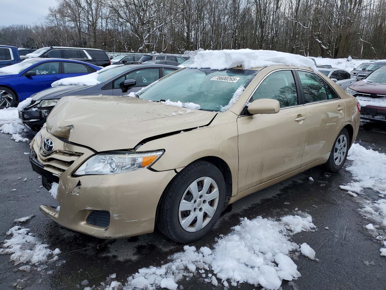 Salvage Toyota Camry Image