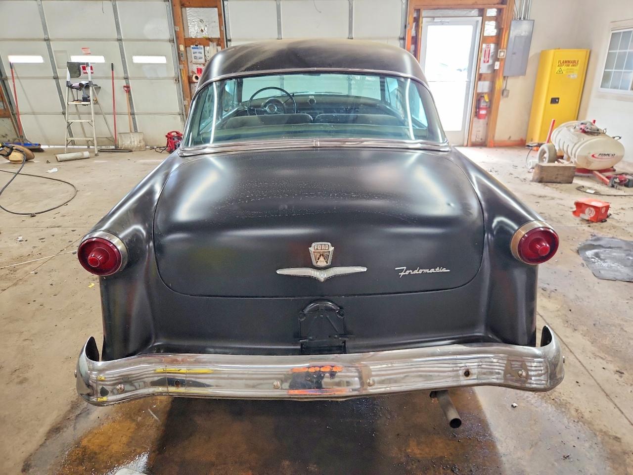 Ford Custom Del