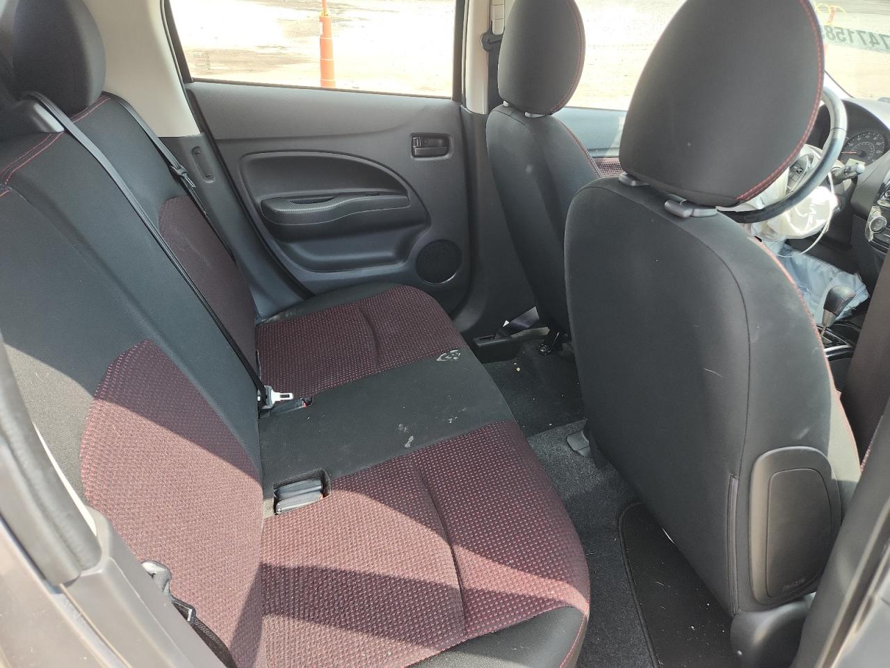 Mitsubishi Mirage Se