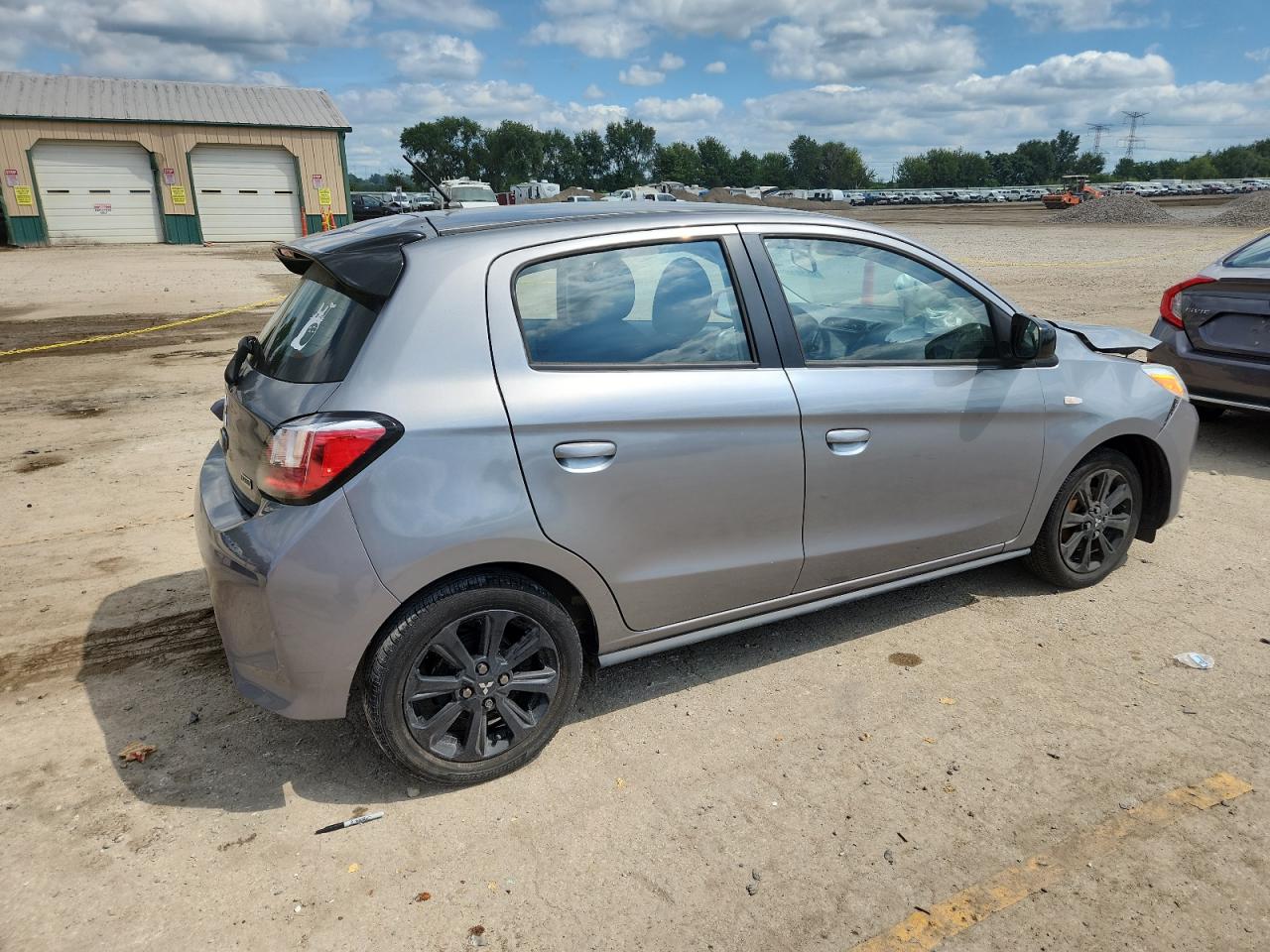 Mitsubishi Mirage Se
