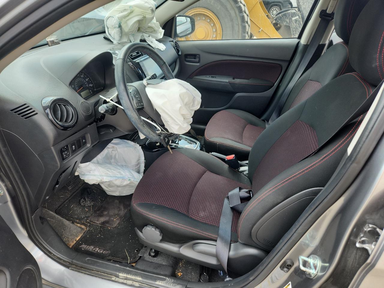 Mitsubishi Mirage Se