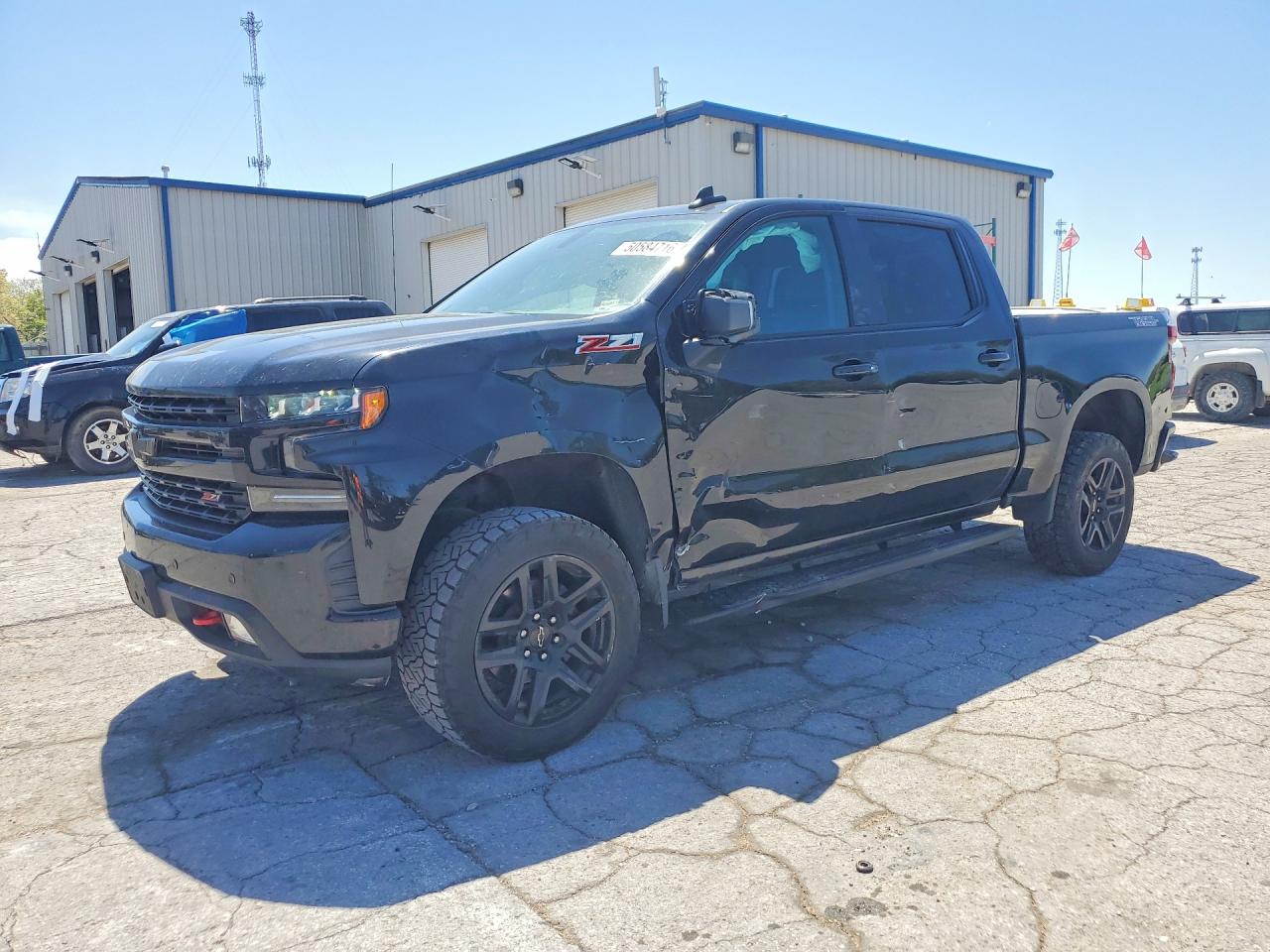 Salvage Chevrolet Silverado Image