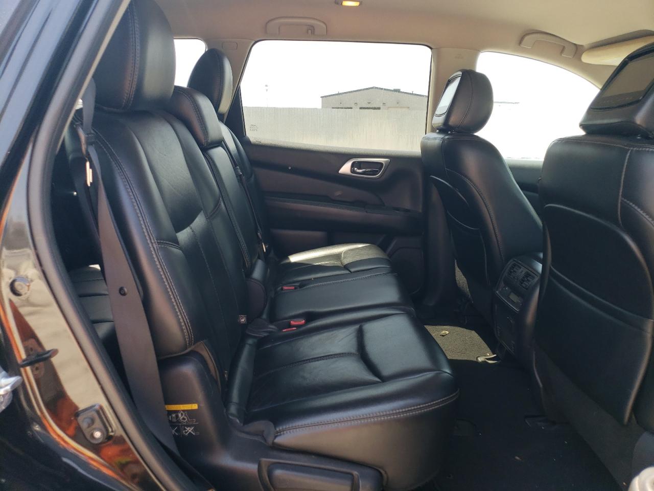 Nissan Pathfinder S
