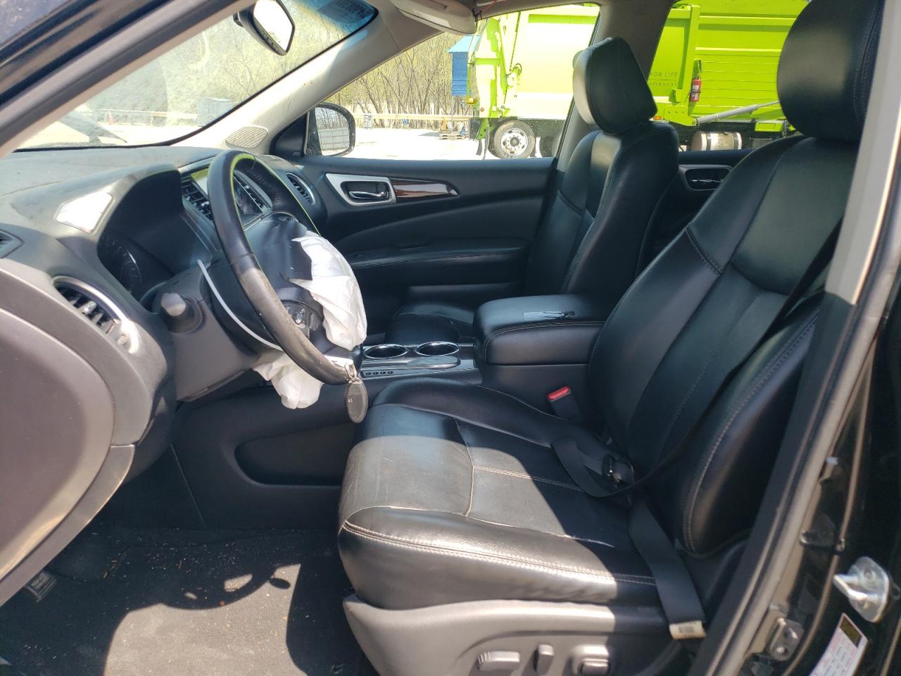 Nissan Pathfinder S