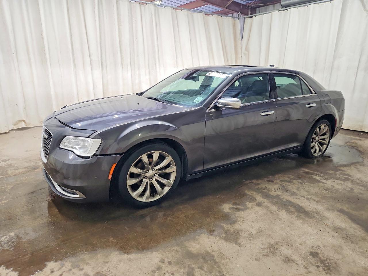 Salvage Chrysler 300 Image