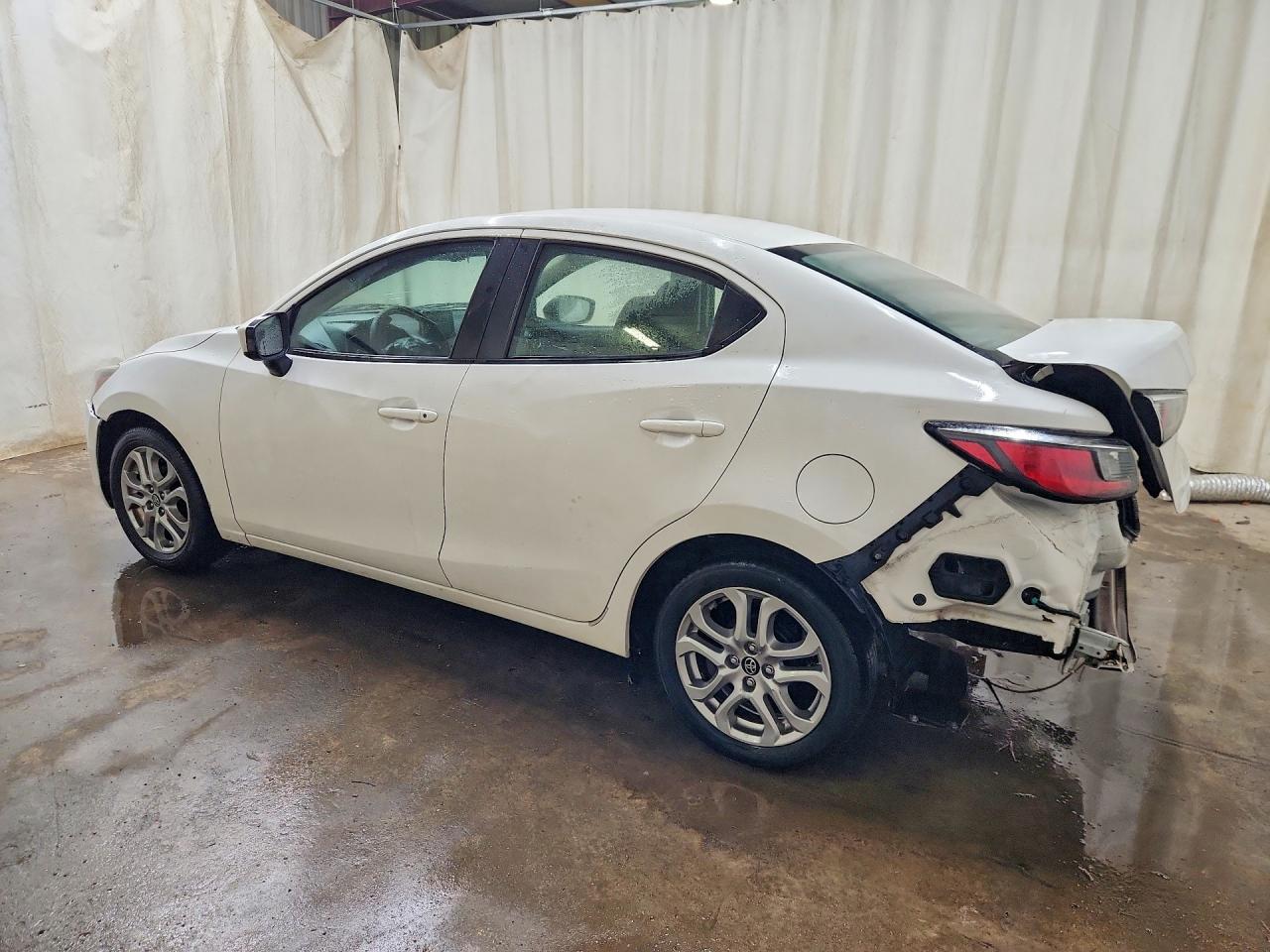 Toyota Yaris Base