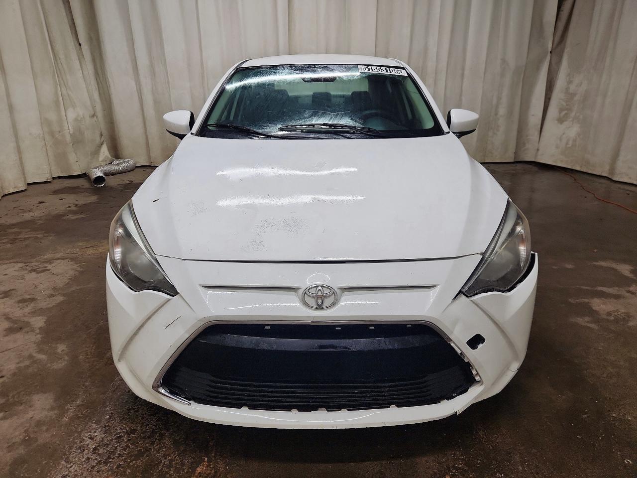 Toyota Yaris Base