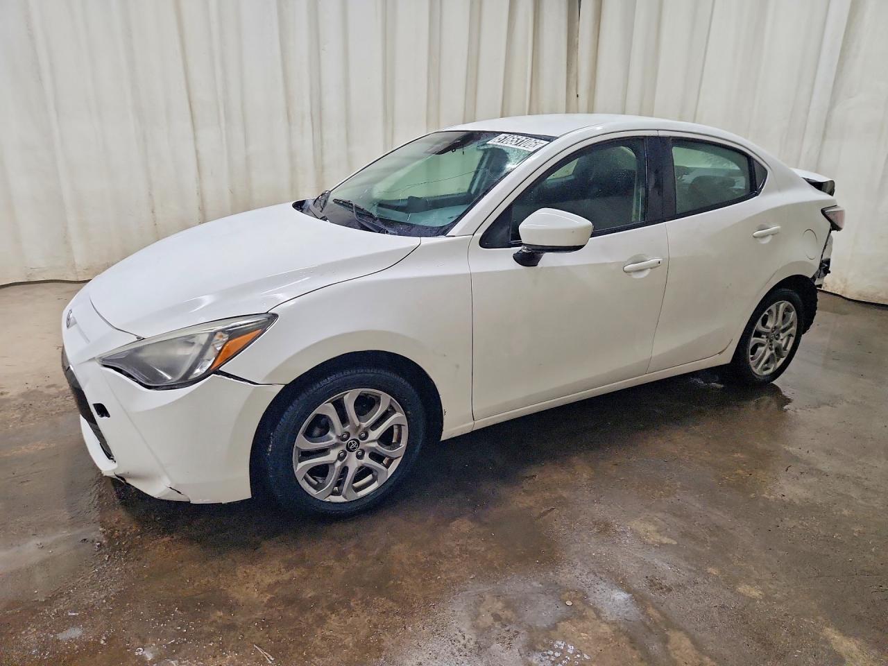 Salvage Toyota Yaris Image