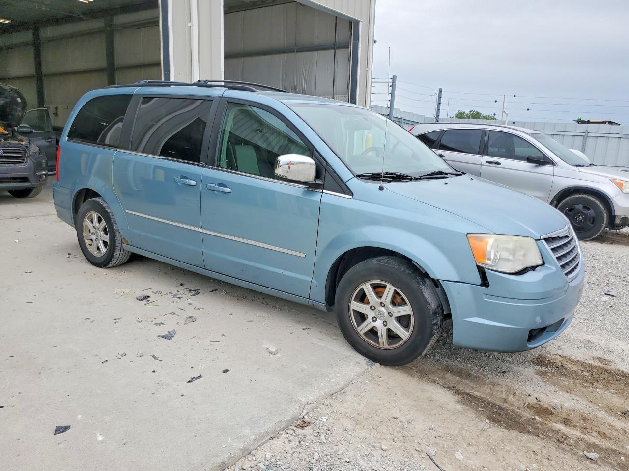 Chrysler Minivan Touring Plus