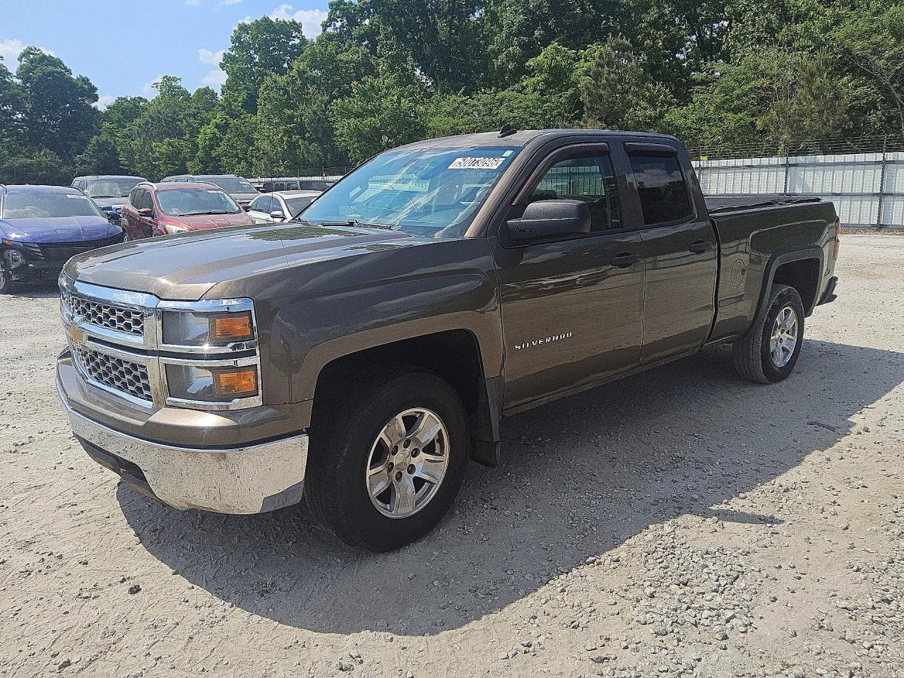 Salvage Chevrolet Silverado Image
