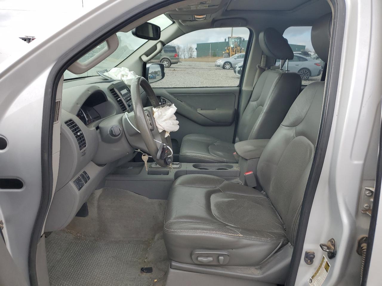 Nissan Frontier S