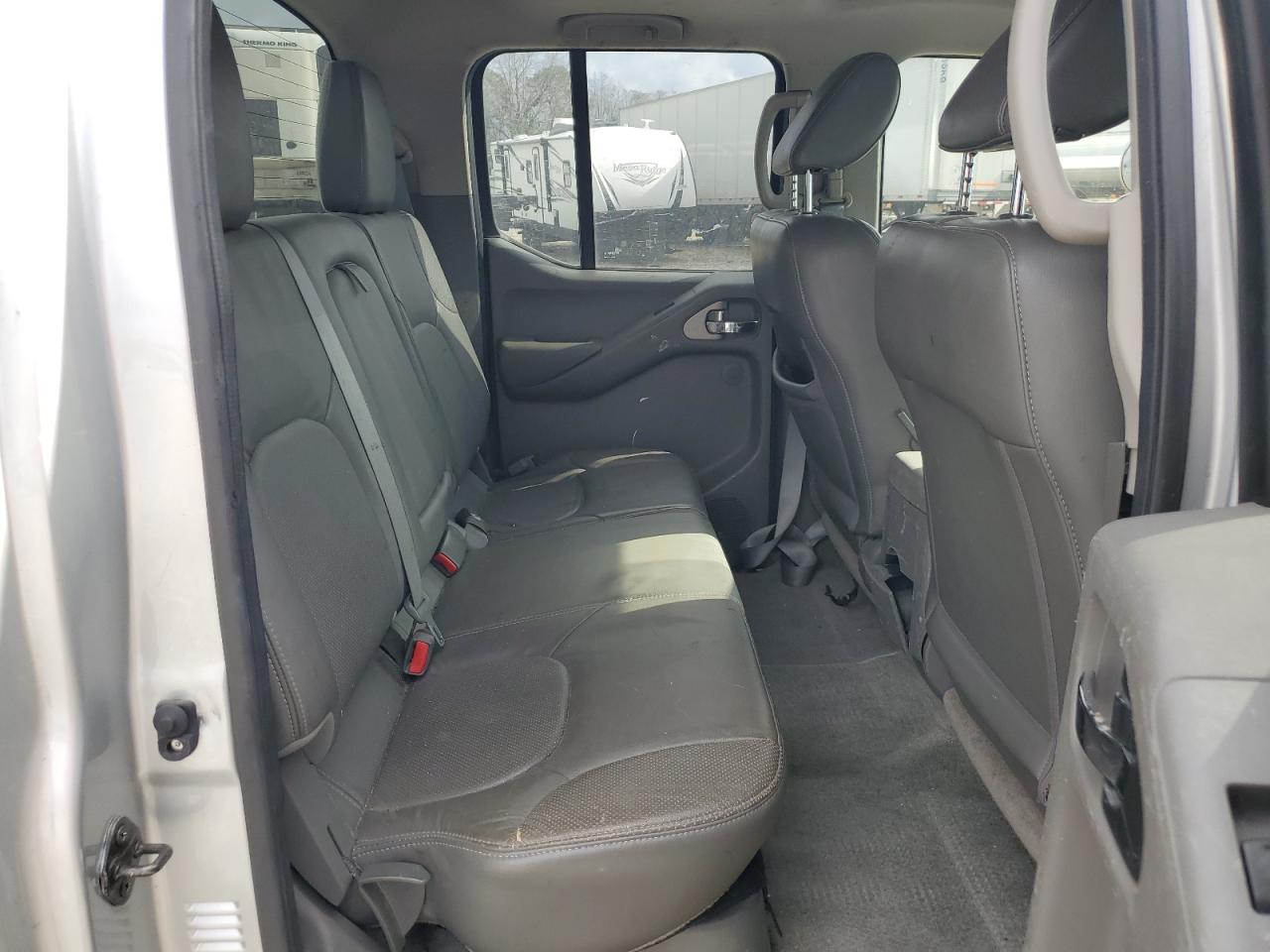 Nissan Frontier S