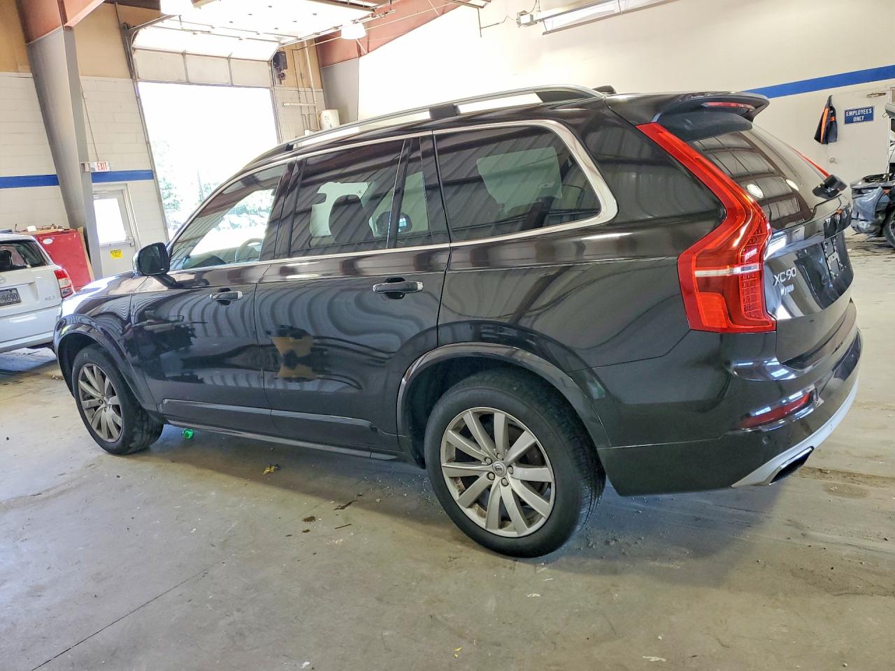 Volvo XC90 T6