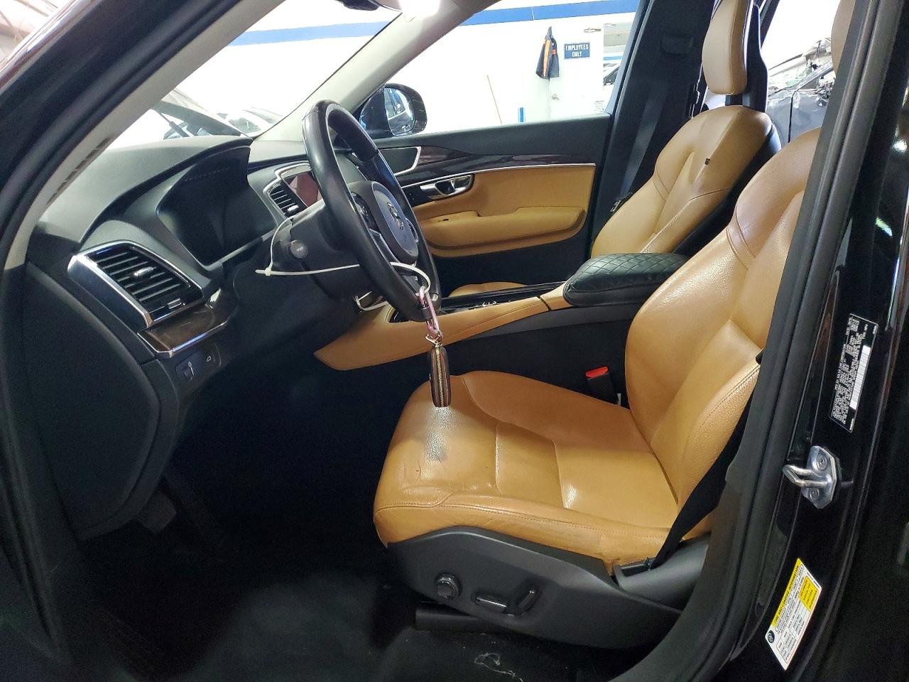 Volvo XC90 T6