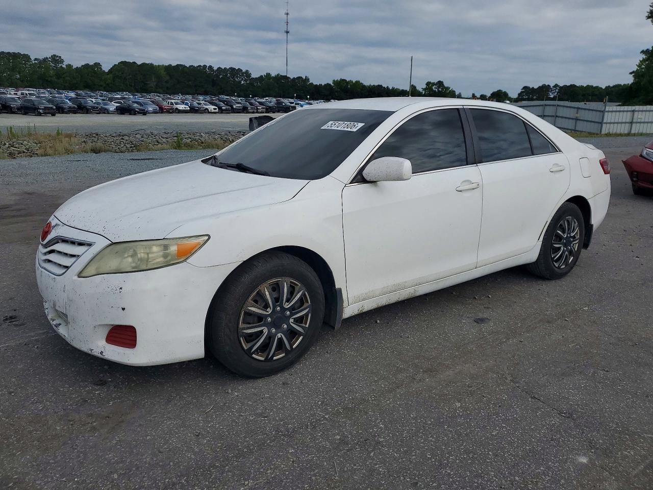 Salvage Toyota Camry Image